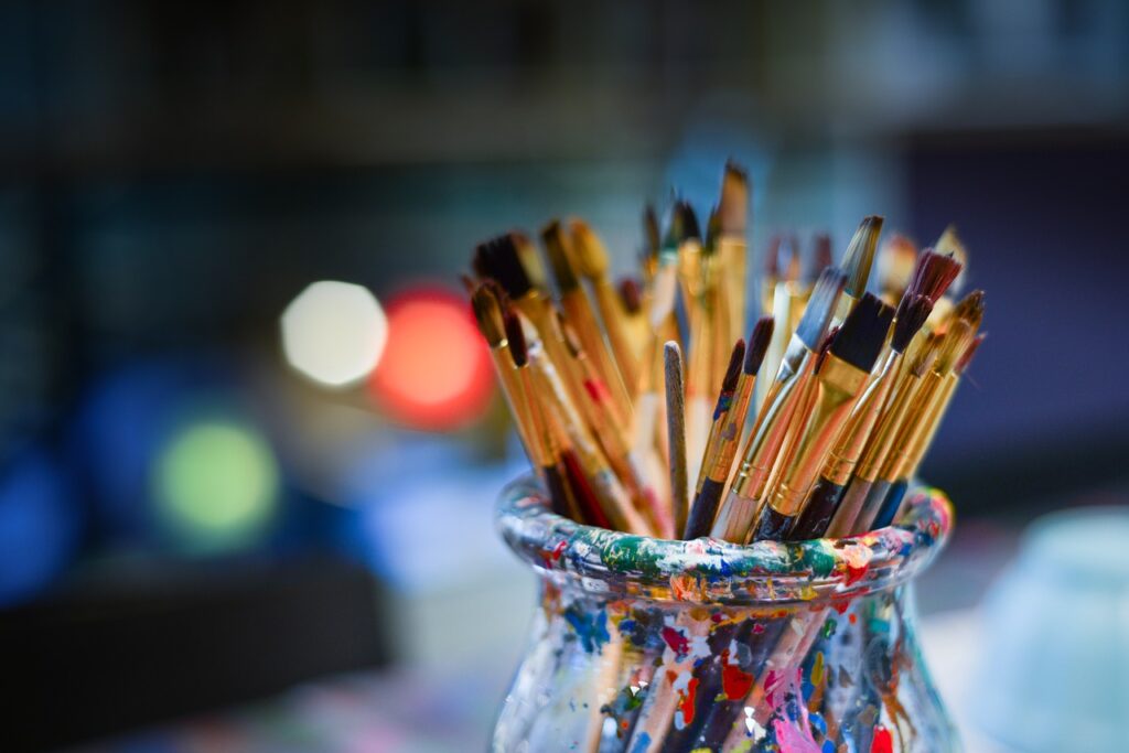 paint brushes; art classes